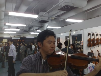 2010 Stringed Instrument Fair - Tokyo - Japan_5