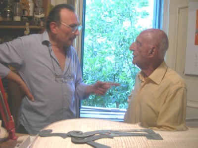 Nello studio, con Gillo Dorfles, luglio2007